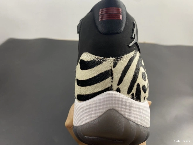 Kick Theory INSTINCT AR0715-010 ANIMAL JORDAN 11 AIR 0723